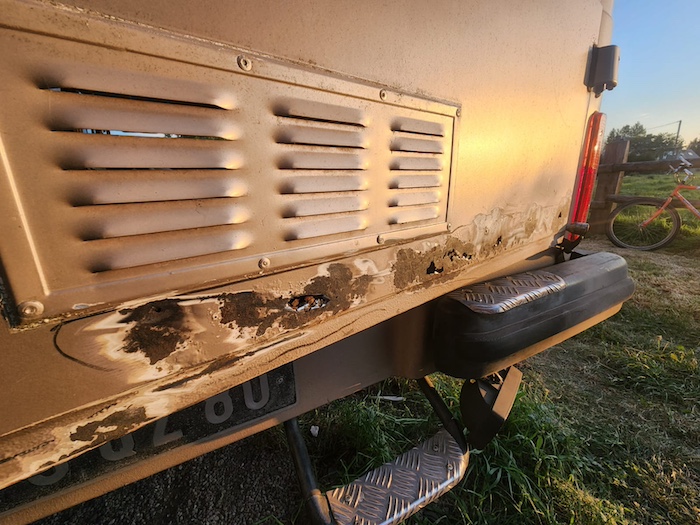 bas de porte arriere.jpeg